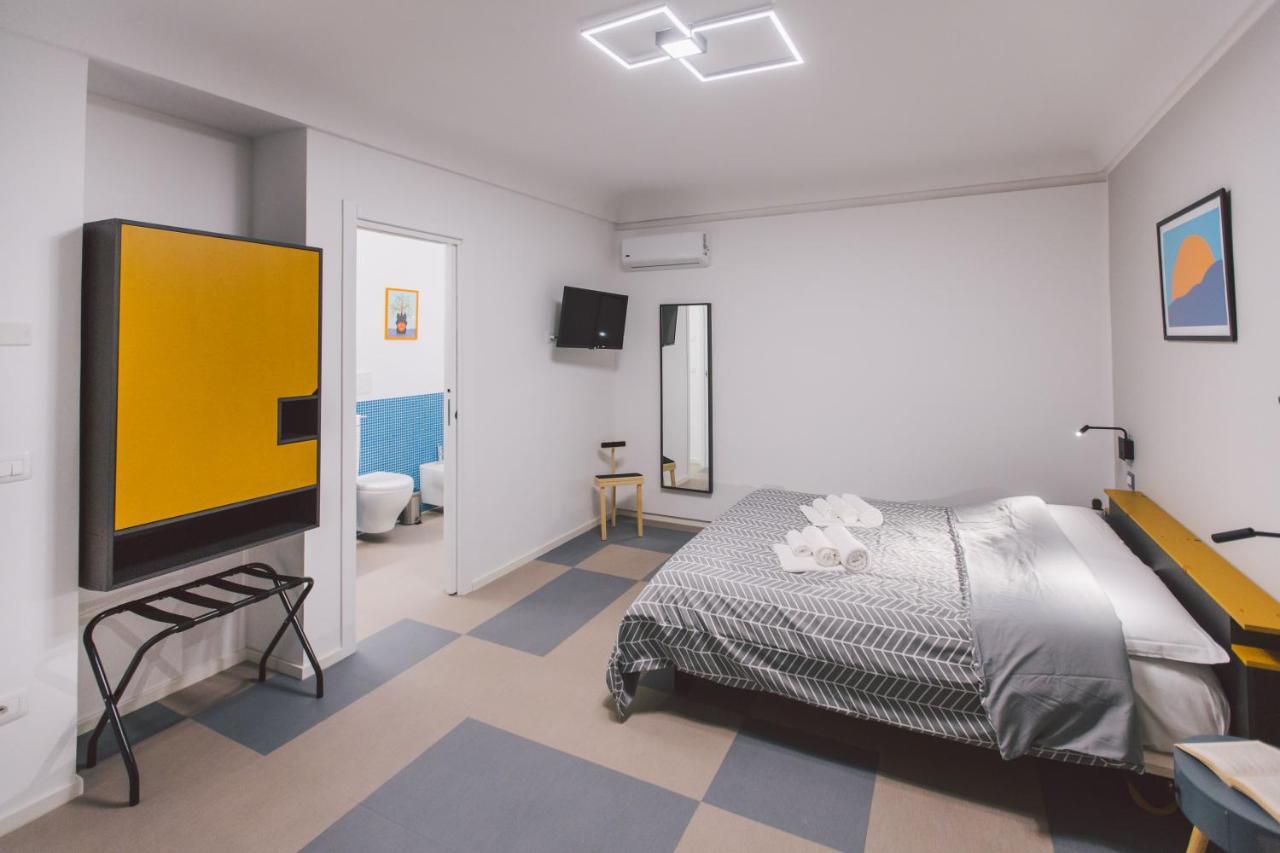 Double Bedroom Apartment Across Ortigia Syracuse Exterior foto